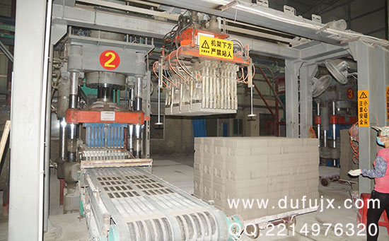 全自動(dòng)液壓磚機